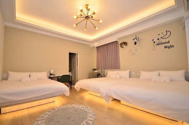 Feng Chia. Music Mu Lè mù-Family Room - 6 Adults-3