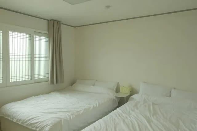 Ahri house-Accommodates 4-8 people-1