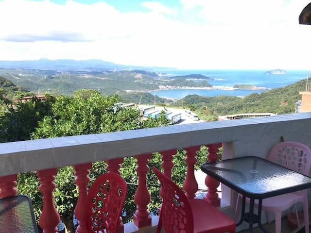 Small corner Star B & B-四人房（2小床＋1大床，共用衛浴）-6