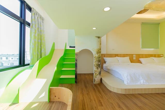 梅花森林民宿-森林松鼠 ( 2大2小親子房 )-4