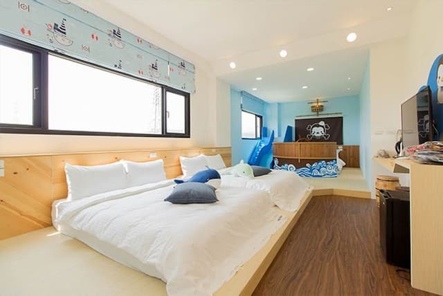 梅花森林民宿-企鵝海盜 ( 4大2小親子房 )-1