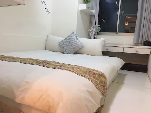 Moten Bay Hotel-Deluxe Family Quadruple Room (2 bedrooms and 1 living room)-8