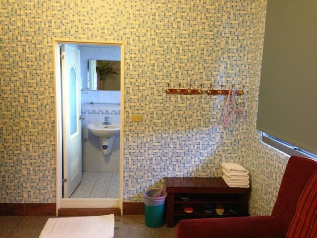 衿日林民宿丨可12-38人包棟丨烤肉、歡唱、戲水池-溫馨親子四人套房-5