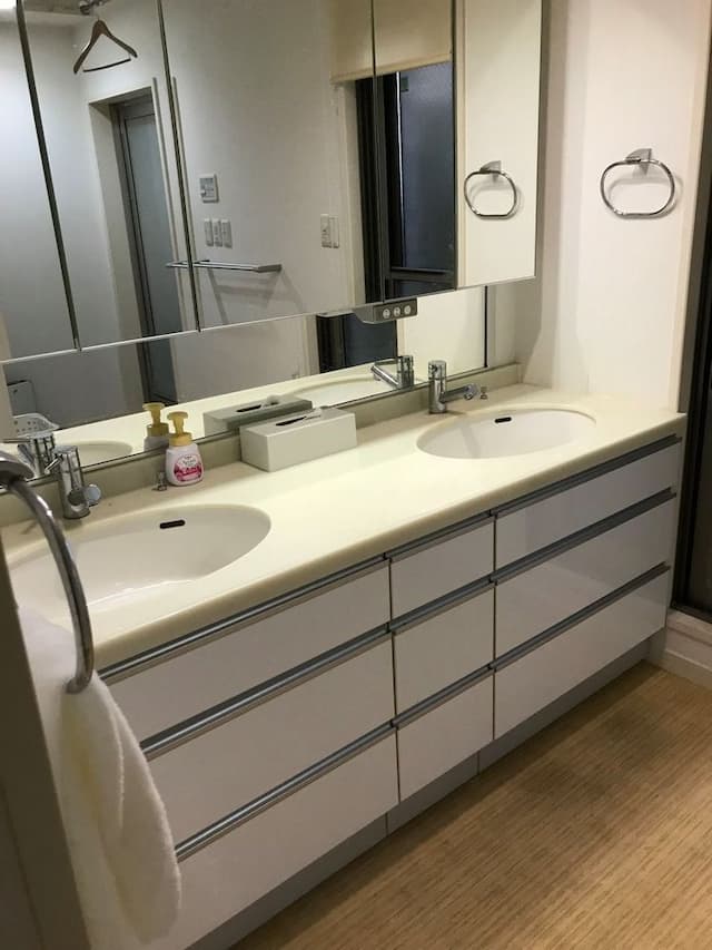 閑靜淨白屋-3-1-5人房，最多可5人入住-10