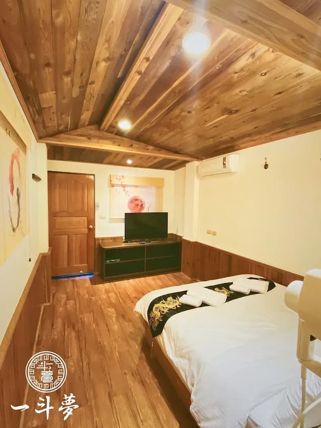 A Dream in Sun Moon Lake-Single-family carp house-2