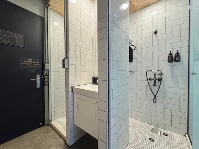 K ゴールド-Street view double room-7