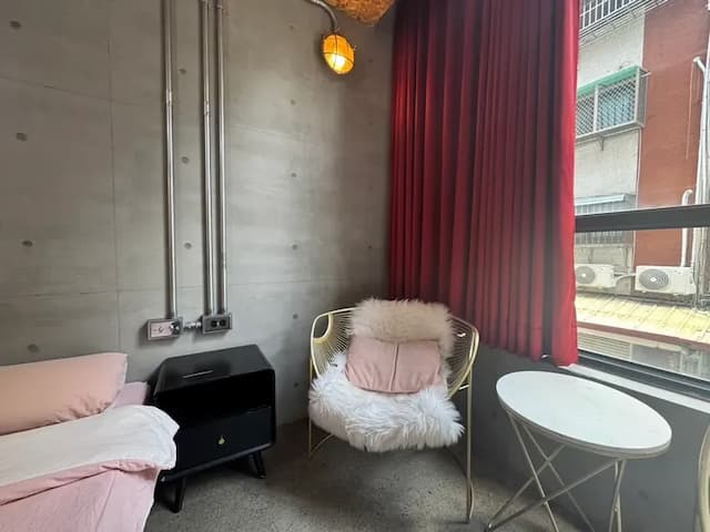 K ゴールド-Street view double room-4