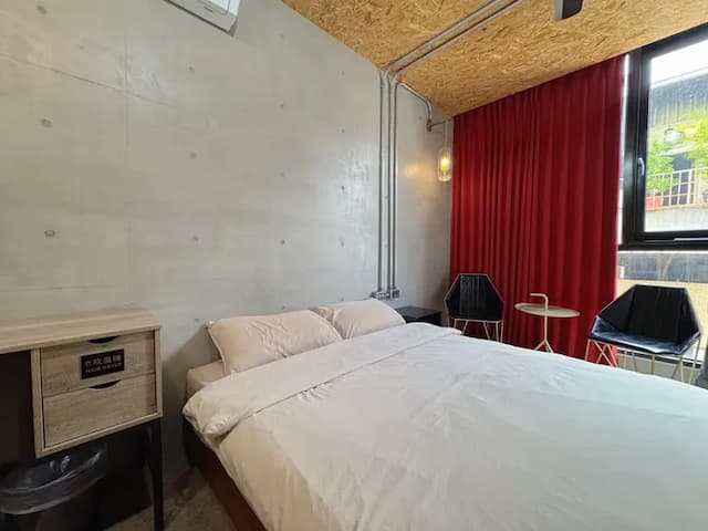 K ゴールド-Street view double room-1