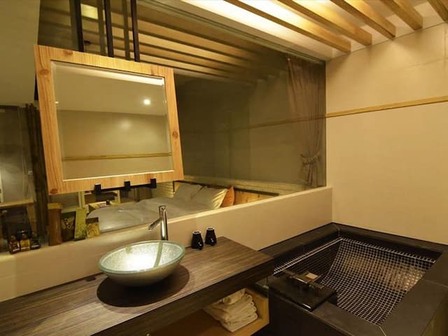 禾田旅宿-禾風2人房-附陽台.浴缸(夜景)-2