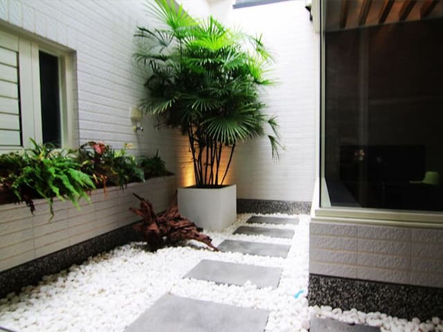 禾田旅宿-禪風4人房-附陽台.浴缸(夜景)-6