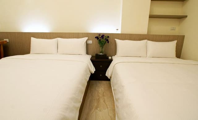 Happiness Light House-102 four-person room-4