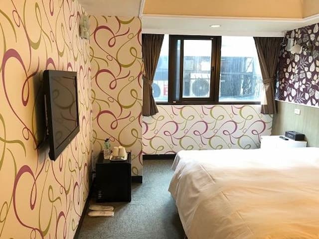 台北西門儷萊飯店-精緻雙人-有窗-2