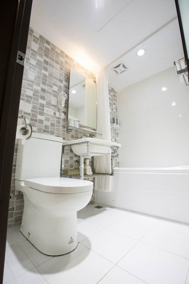 台北西門儷萊飯店-精緻家庭客房-有窗-4