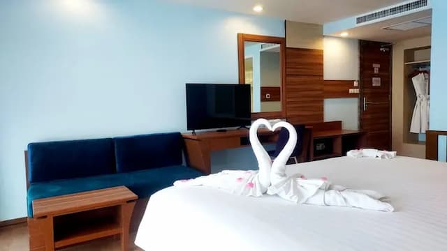 Saisawan Beach Resort Pattaya-Deluxe Sea View-6