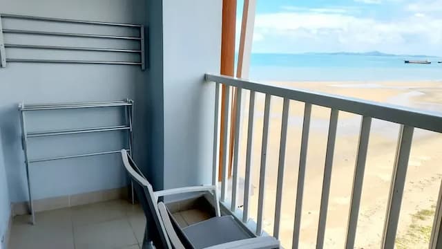 Saisawan Beach Resort Pattaya-Deluxe Sea View-2