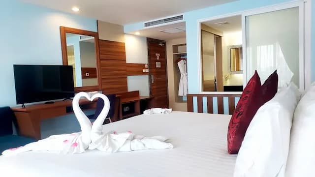 Saisawan Beach Resort Pattaya-Deluxe Sea View-7