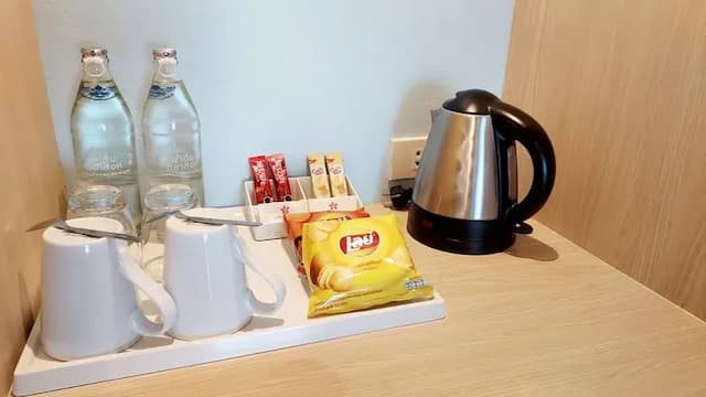 Saisawan Beach Resort Pattaya-Deluxe Sea View-10