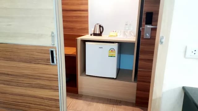 Saisawan Beach Resort Pattaya-Deluxe City View-11