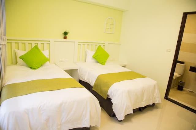BUDDY 35-Double room (two small beds)-5