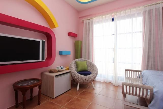 墾丁海之戀旅店-溫馨四人粉房-5