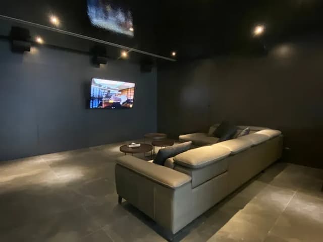 風華渡假旅館｜房內泳池、親子友善-晶鑽風華-工業風雙人房-5