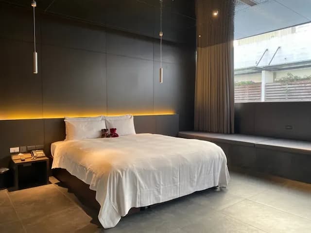 風華渡假旅館｜房內泳池、親子友善-晶鑽風華-工業風雙人房-3