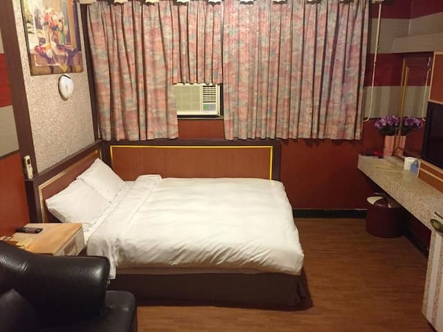 皇凱賓館-經濟雙人房-4