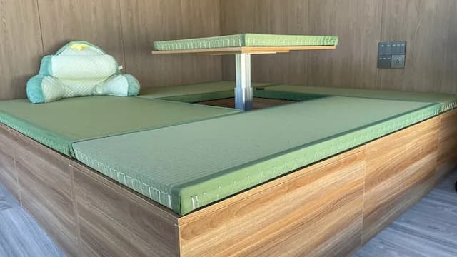 太空艙塌塌米桌子