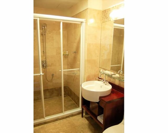 Beautiful Hotel-Superior Room with Lake View-2