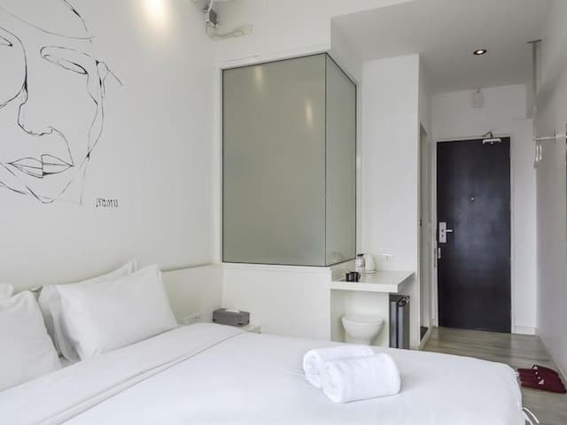 【網美打卡首選】3HOWw旅宿｜近Terminal 21 百貨-高級房-3