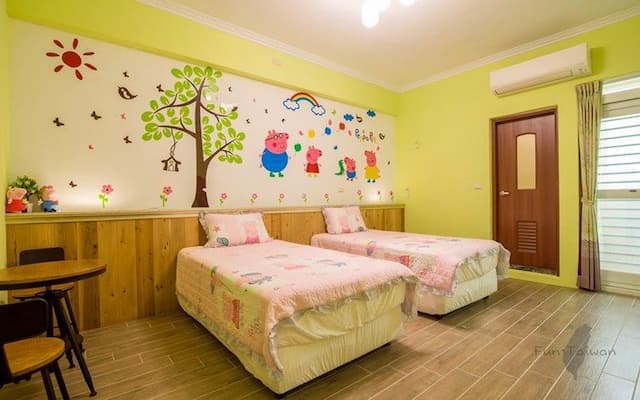 Hobby 8 Elevator-Double or twin room-4