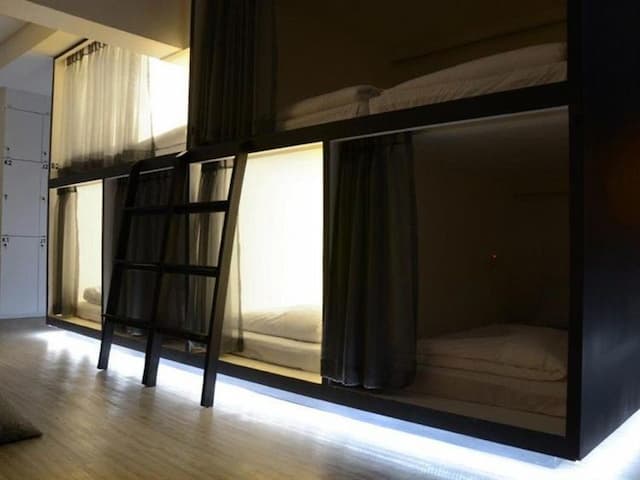 【網美打卡首選】3HOWw旅宿｜近Terminal 21 百貨-混合膠囊客房-4