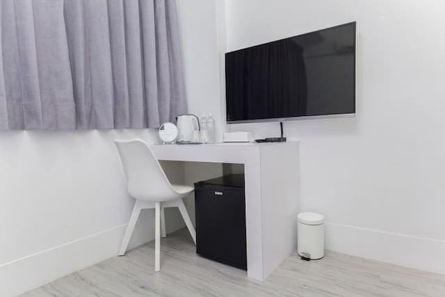 SLOW Inn-Five room types "Slow" SLOW "Pure White" / Walk to Tail-Tail Home Ice Cream 30 seconds / Zhengxing Street / Guohua Street / Shennong Street / Hai'an Road-6