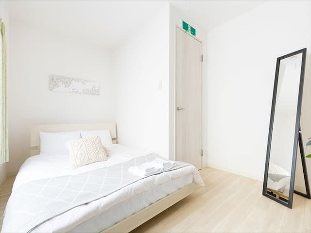 靠近大阪韓國城/桃谷站步行5分鐘/2室1廳/2層獨立屋/50㎡ 最大6人/提供Wi-Fi/鶴橋商店街環繞-2-6人 | 2張雙人床+2張沙發床-5