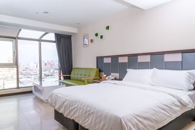 Greeninn Hotel| specials on sale!!Near MRT Station and Night Market Location Apartment Hotel-Double room with view-2