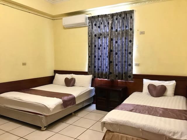 Golden Gate W Series Homestay-Triple room-1