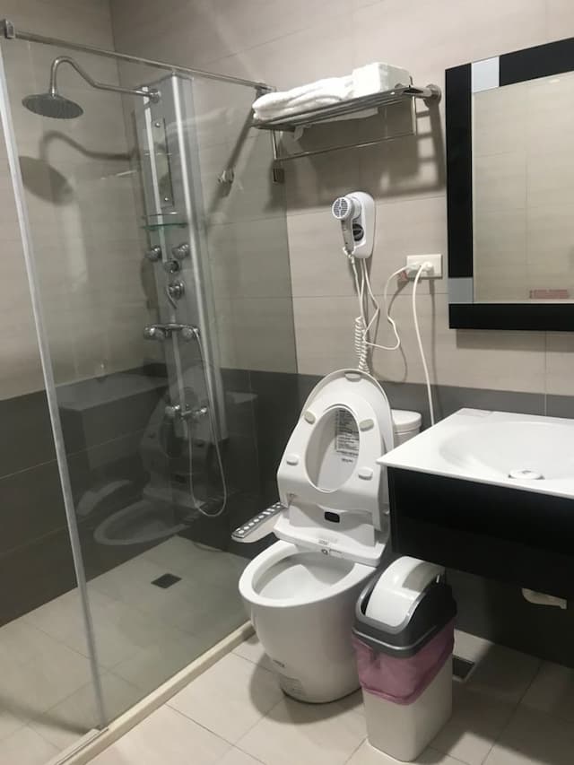 Golden Gate W Series Homestay-Quadruple room-6