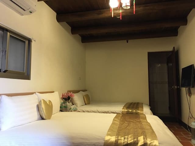 Golden Gate W Series Homestay-Quadruple room-2