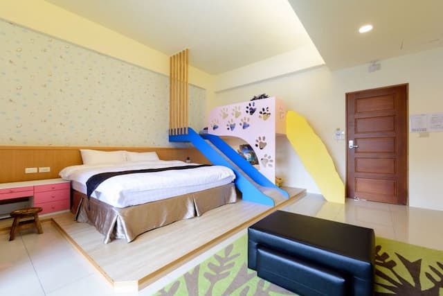 夜泊、梅花鹿民宿｜寬敞親子溜滑梯-熊本星空親子房-1