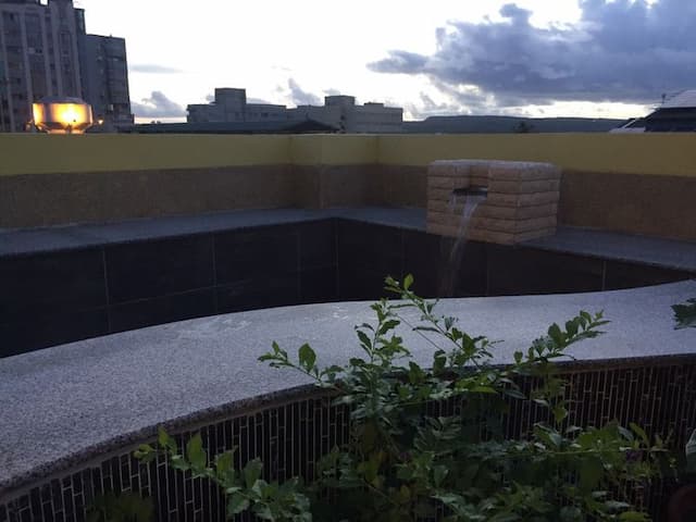 La Fleur BnB & Restaurant-Deluxe Rooftop Suite-8