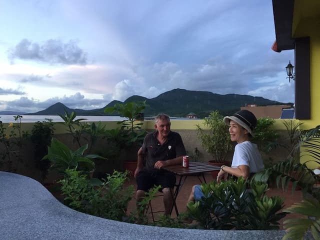 La Fleur BnB & Restaurant-Deluxe Rooftop Suite-9