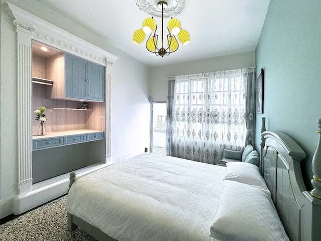 愛德華·馬奈玫瑰房-羅馬柱衣櫃