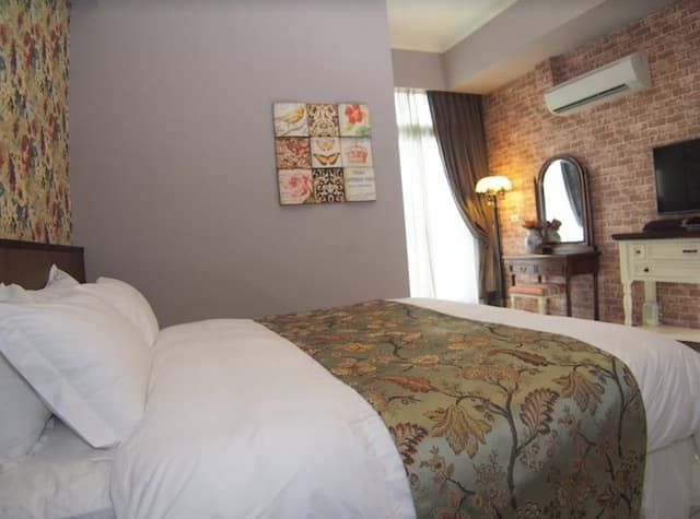 Hualien falls in love with Paris-Montmartre Double Room-9