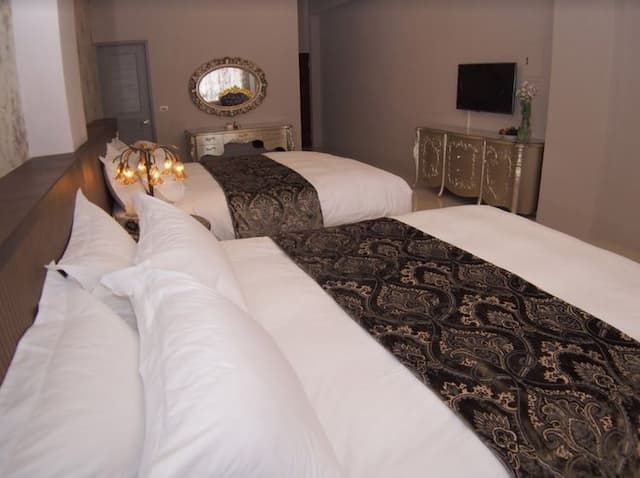 Hualien falls in love with Paris-Quadruple room-3