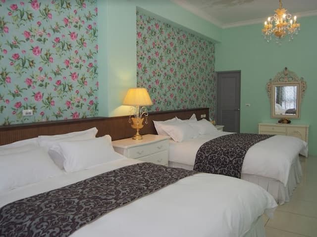 Hualien falls in love with Paris-Quadruple room-4