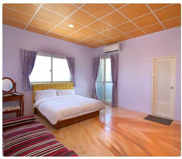 7th Street 160-Double room-1