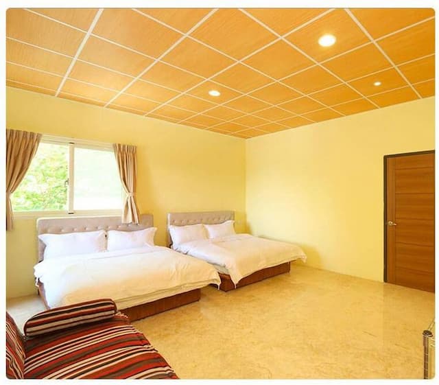 7th Street 160-Quadruple room-1