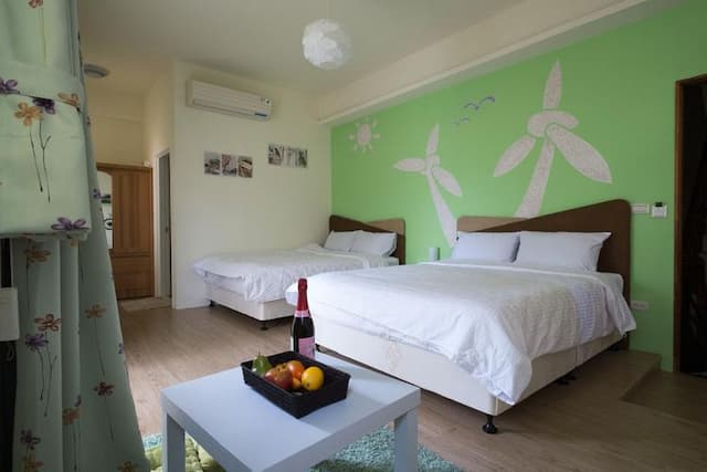 썬니 홈 (Sunny Home)-Windmill quadruple room-1