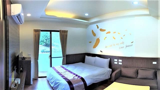 時尚房型(3F-不可攜帶寵物、有陽台)