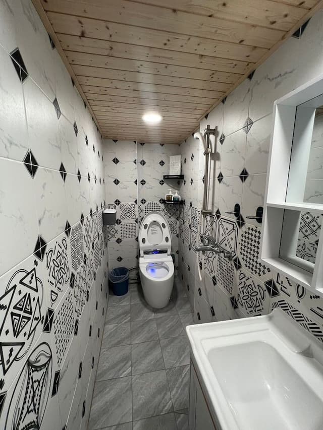 black kitten BNB-Mediterranean Wind Double Suite-12